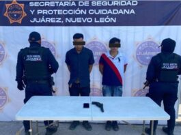 Secretaría de Seguridad de Juárez detiene a dos hombres que tripulaban un vehículo con reporte de robo